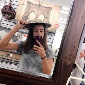 Meet your Posher, Kaitlyn